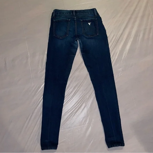 Guess Jeans - Picture 6 of 6